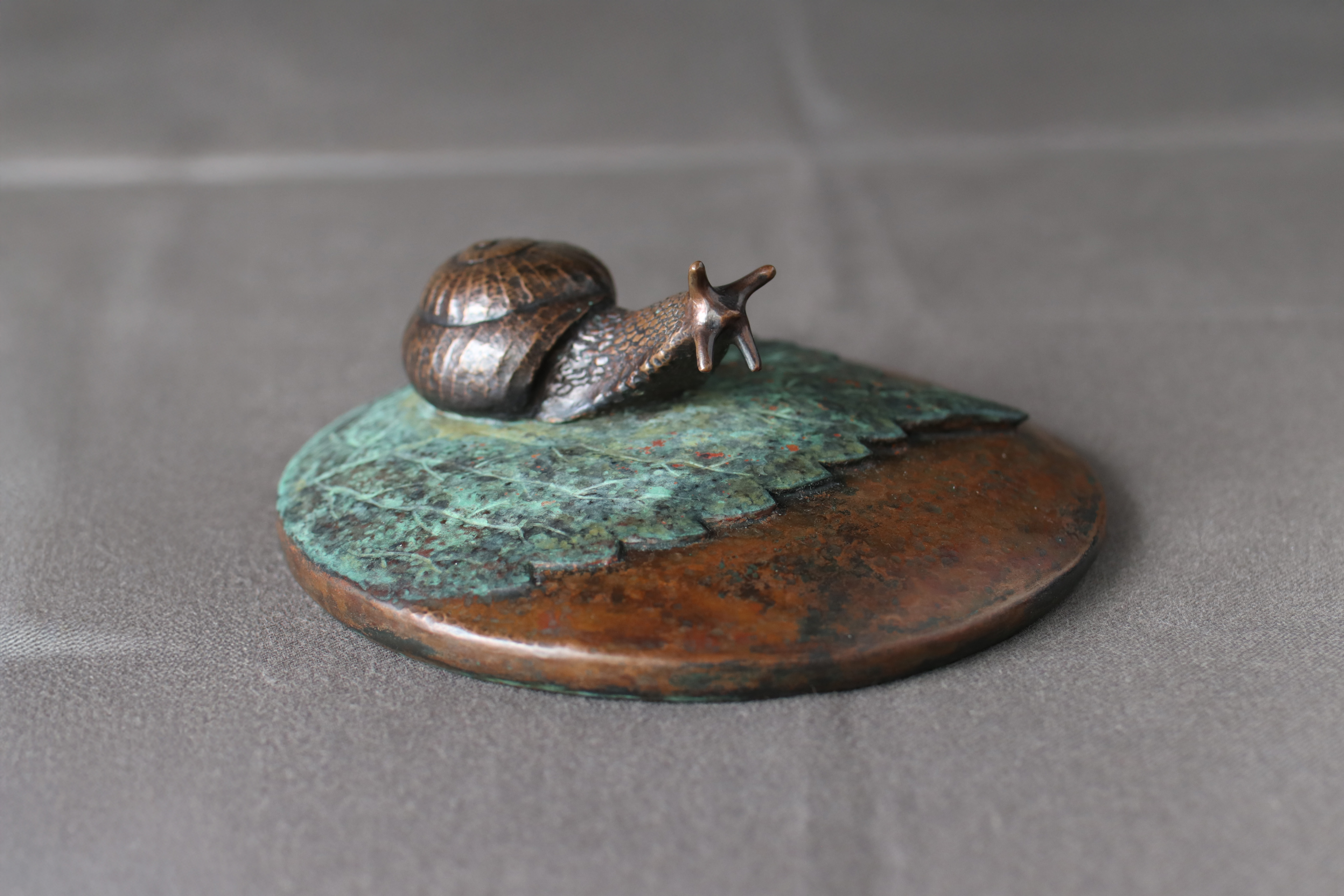 1枚打ち出し・紫陽花とカタツムリ：中村鎚舞作